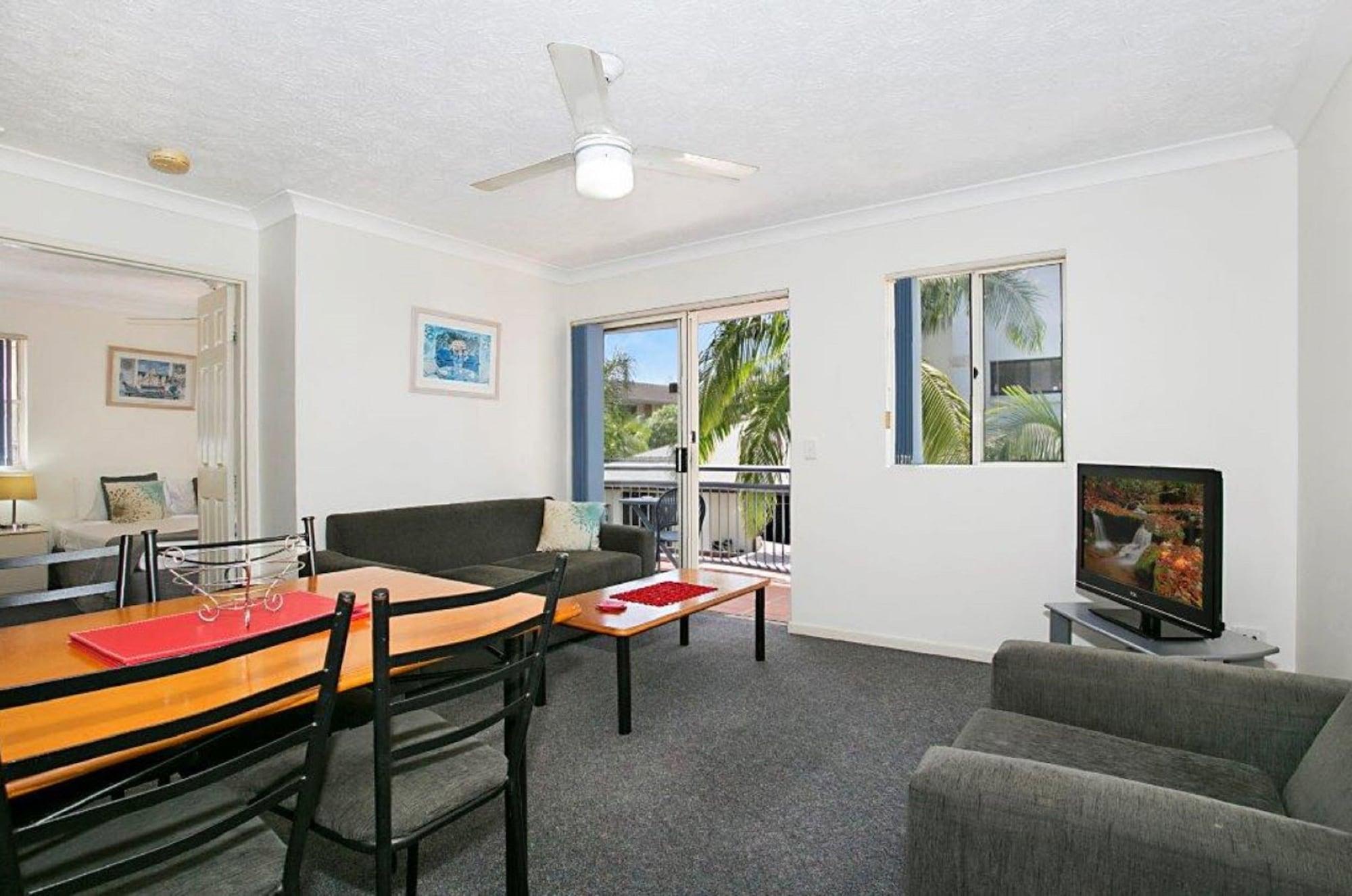 Santana Surfers Paradise Gold Coast